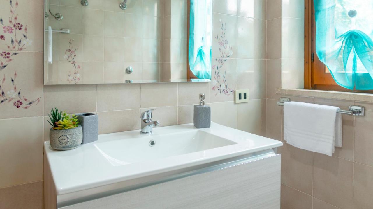Ferienwohnung Welcomely - The Butterfly House Cala Gonone Exterior foto